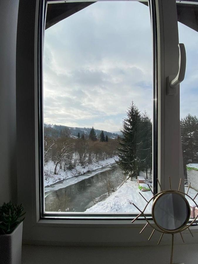 Riverside Slavske Exteriör bild